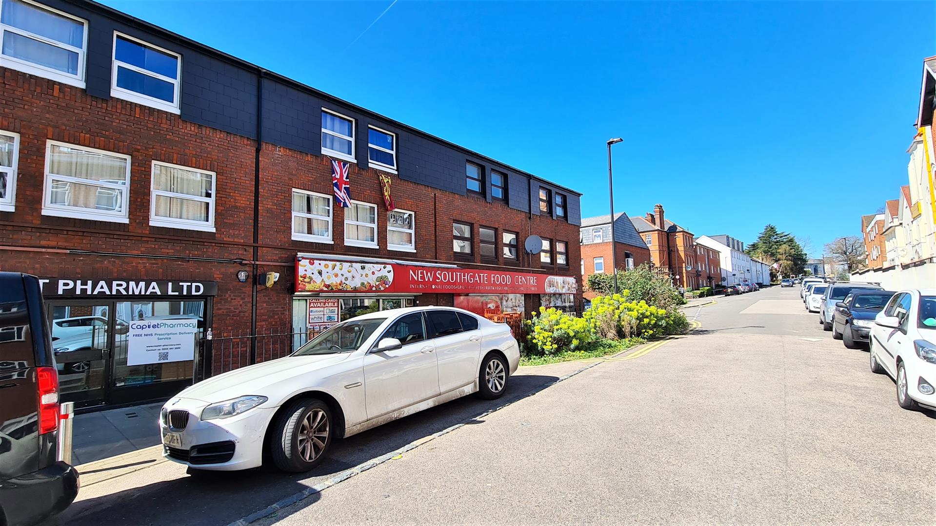 High Road, Arnos Grove, N11. Homelink Lettings & Estates Estate